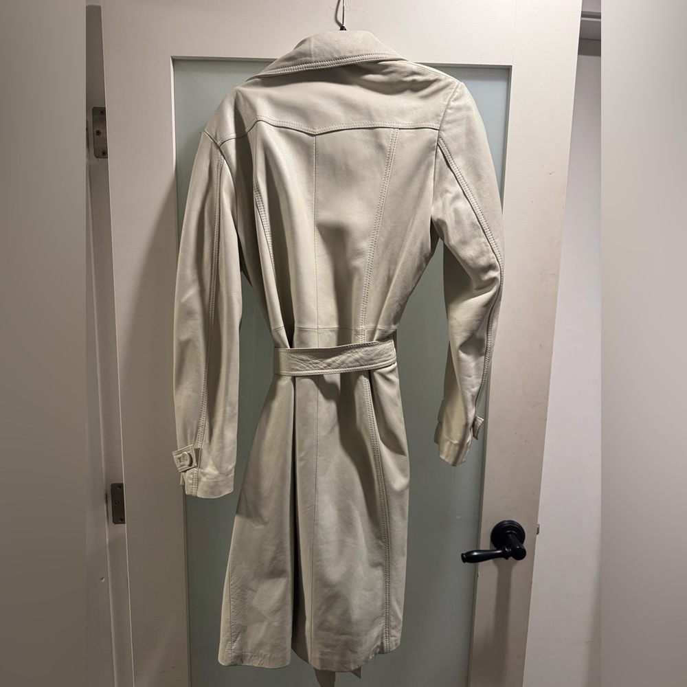 Danier Cream Trench Coat - Picture 4 of 6